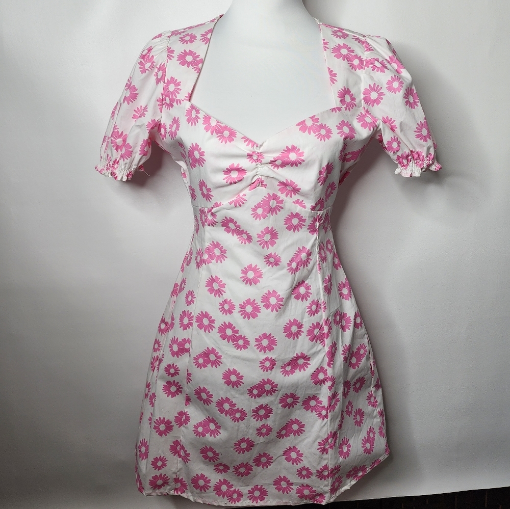 Rue21 Dress White Pink Floral Print Puffy Sleeves Square Neck Size Medium